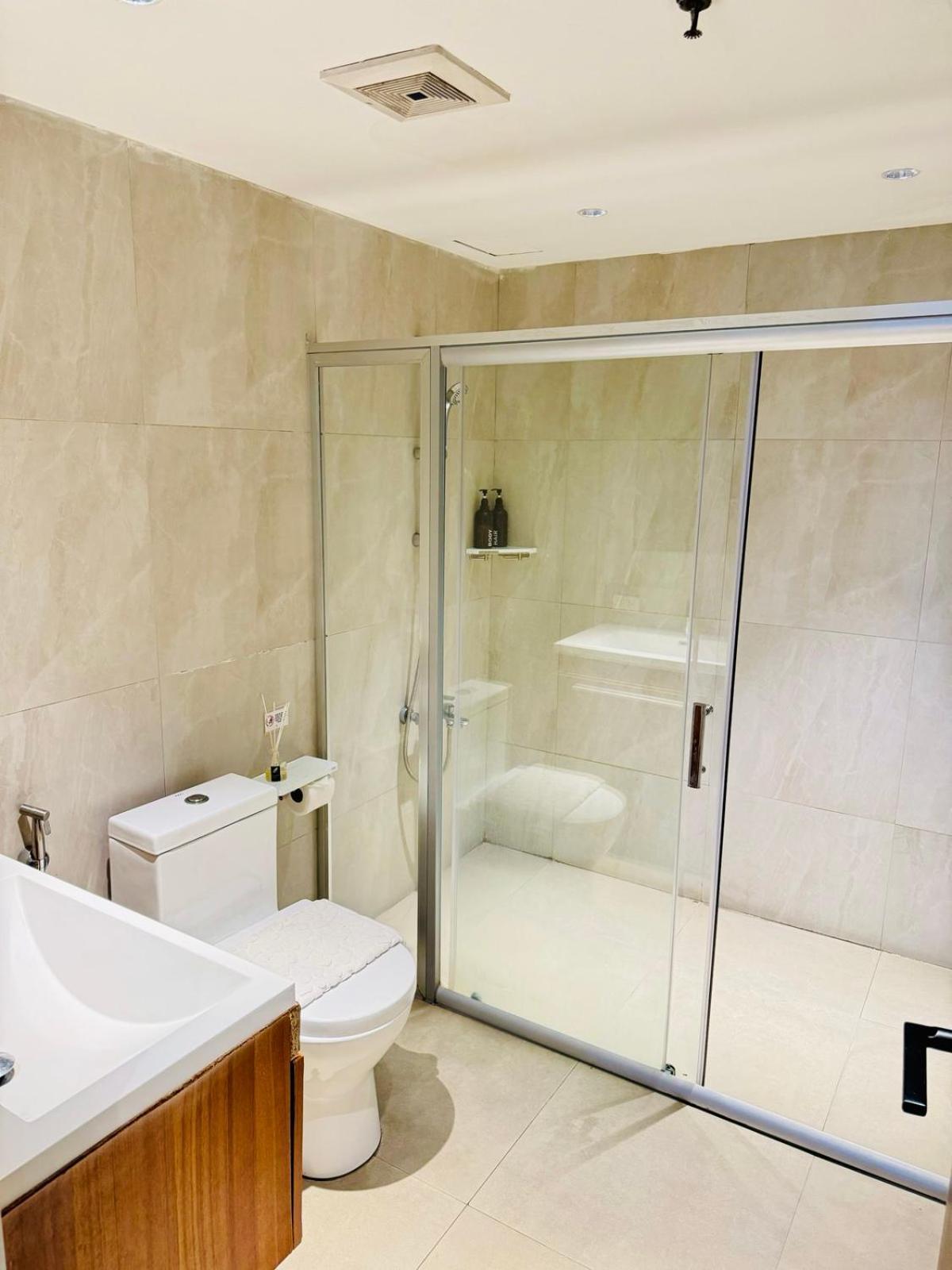City Park Hotel Residences Taguig Exterior photo